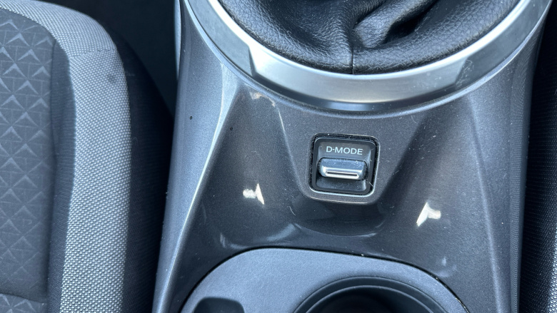 Nissan Juke 1.0 DiG-T 114 N-Connecta 5dr Petrol Hatchback